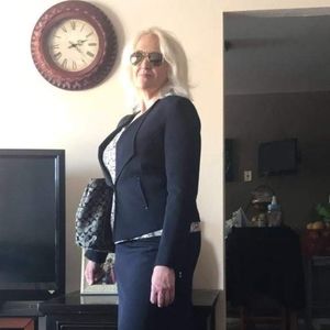 Meet your Posher, Ye